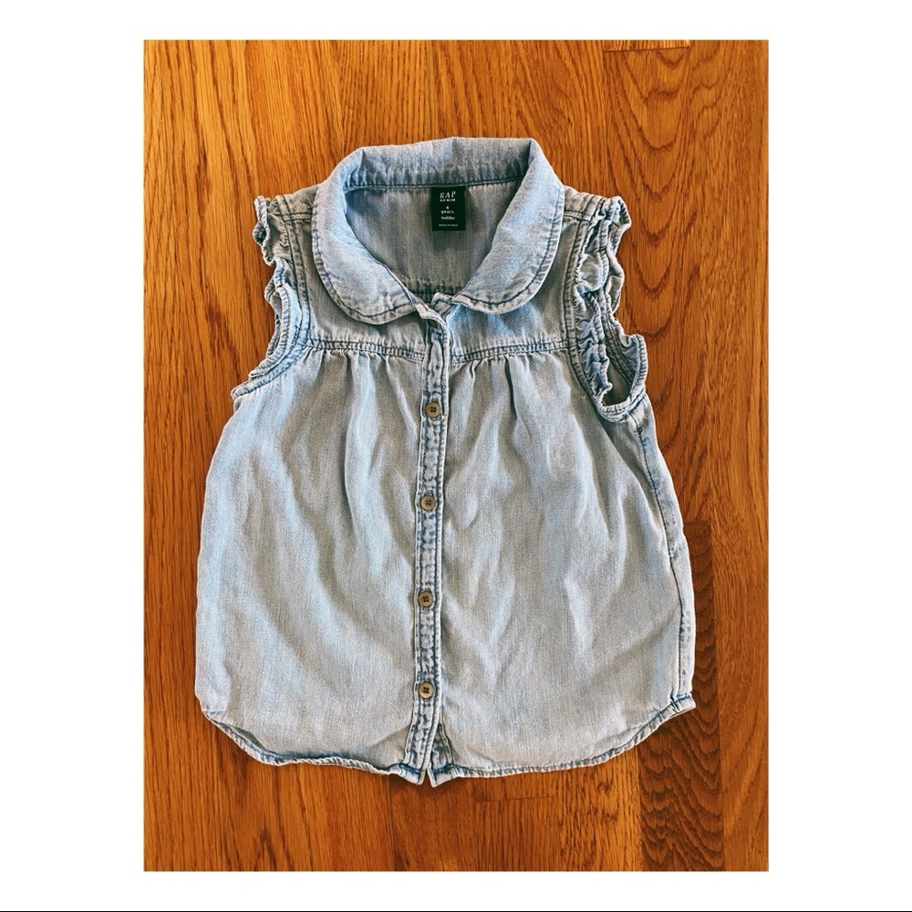 Chambray button up sleeveless top.